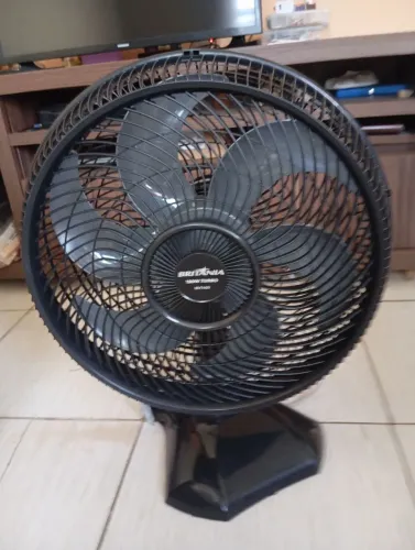 Ventilador Britânia de 40 centímetros 150W turbo