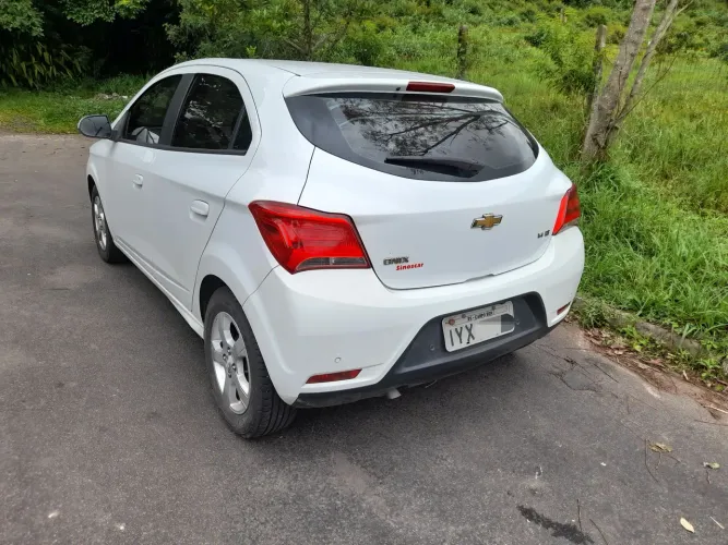 Chevrolet Onix Hatch LT 1.4 8V Flex Mec. 4P 2019