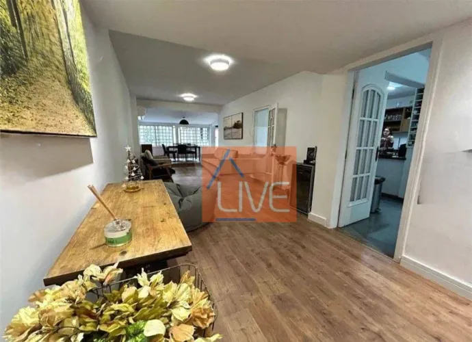LIVE VENDE: Apartamento Garden com 3 quartos, sendo 1 suíte, quintal e vaga, 168 m² por R$