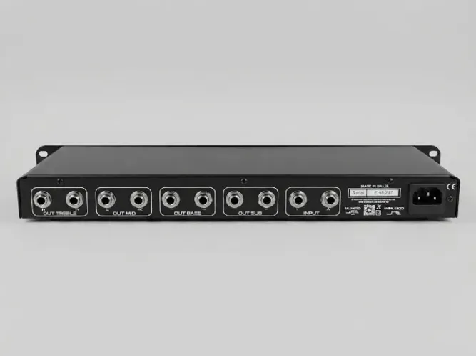 Crossover Balanceado Stereo Parametrico 4 Vias Real X24ST