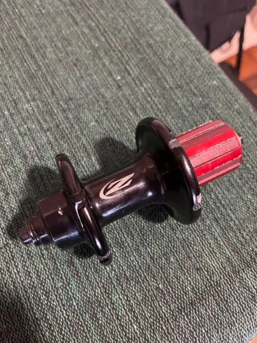 Cubo traseiro ZIPP 24 furos 11v 