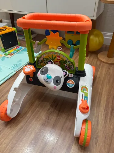 Andador Fisher price em perfeito estado.