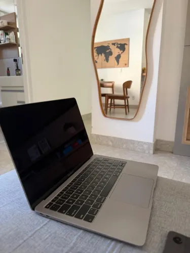 MacBook Air Retina 13? 2019 - Intel Core i5 | 8GB RAM | SSD | Acompanha Magic Mouse