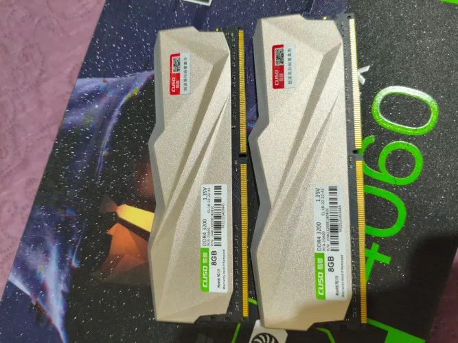 Memórias ram 2X8GB DDR4 CUSU RGB
