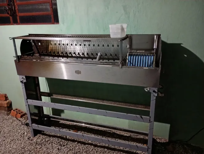 Churrasqueira elétrica para churrasquinhos