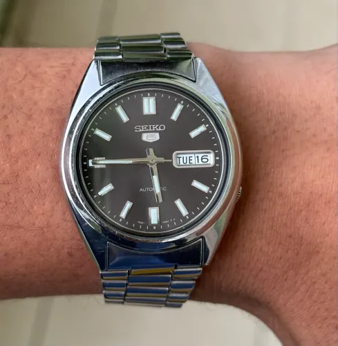 Relógio Seiko 5 automático Snxs79