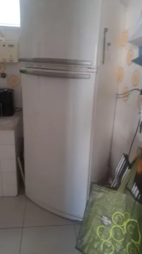 Geladeira Fogao Máquina de lavar, guarda roupa 