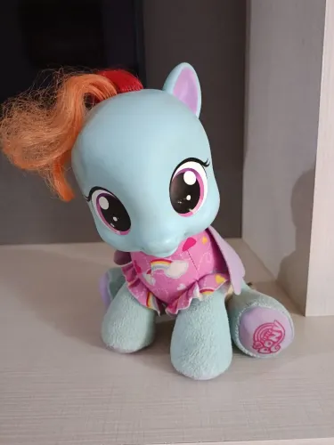 My little pony G4 baby Raibow Dash funcionando