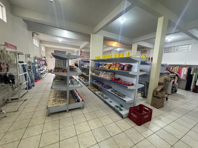 Vendo prateleiras mercado semi novas, vender rápido 