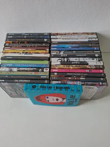 33 DVDs de pop e rock nacional 15 reais cada.
