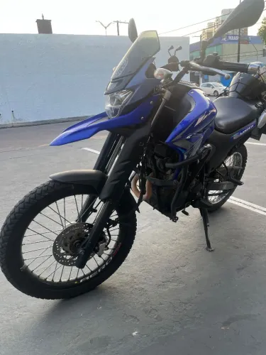 Lander 250 valor 20 mil , uma moto que nunca deu problema, único dono.