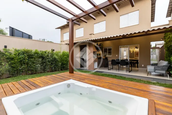 SOBRADO EM CONDOMINIO SITIOS SANTA LUZIA - C/ PARCELAMENTO DA ENTRADA codigo: 326943