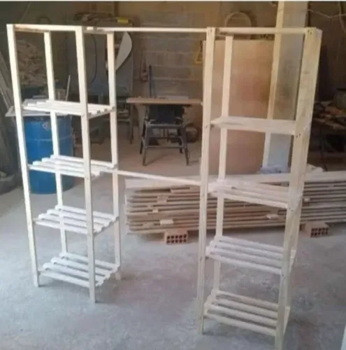 Arara madeira de pinus. 150 x 120 x 50 cm. Pronto para levar.