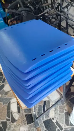 Assento e encosto de cadeiras em polipropileno