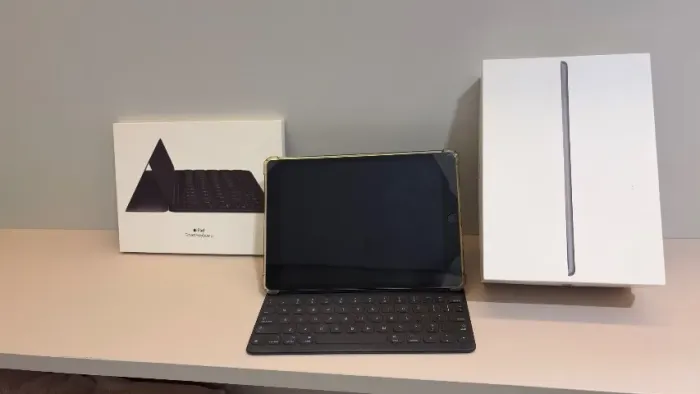 iPad + Smart Keyboard