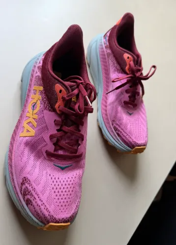 Tênis Hoka 38 - Novo