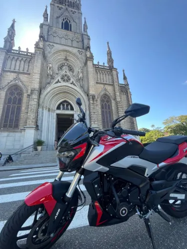 Dominar 250 (2025/2025) - Apenas 3.500 km (Estado de Zero!)
