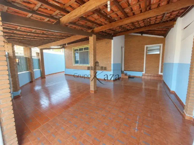 Casa Comercial Residencial - Parque Industrial - 4 Dormitórios - 194m² - Analisa Permuta.