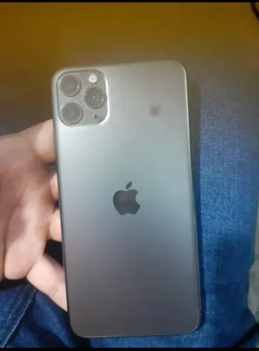 iPhone 11 pro Max na cor preta