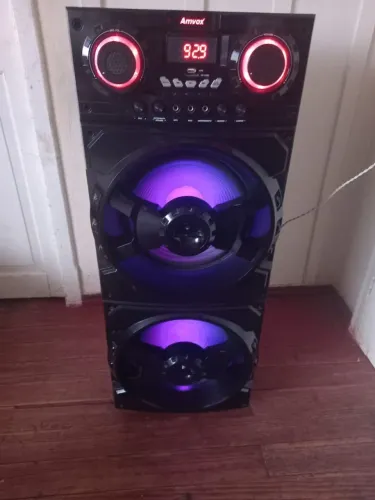 Caixa som amvox modelo torre, funcionando perfeitamente ,com nota fiscal e manual,
