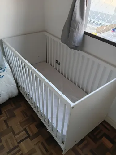 Berço Infantil Branco + Colchão - Bom Estado