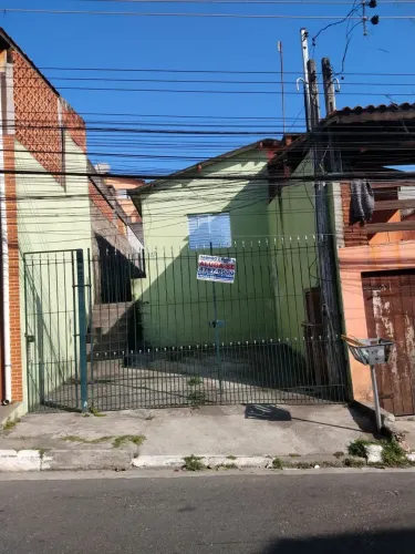 IMÓVEL TÉRREO COM 2 QUARTOS E GARAGEM PARA ALUGAR EM EMBU DAS ARTES.