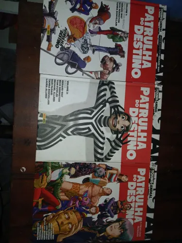 Coleção Patrulha do Destino Young Animal Gerard Way