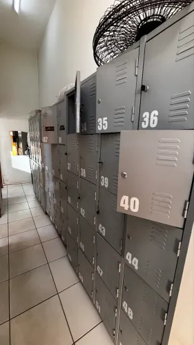 Armários / roupeiros de aço - 52 portas