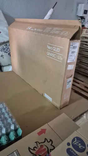 Caixa para TV LED 43 polegadas, completa com isopor, 50.00 reais, entrego com taxa.