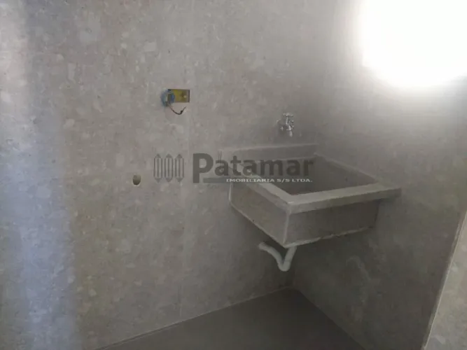 Apartamento com sacada na Vila Sônia