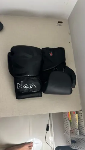 Luvas de Boxe Naja 16 Oz - Pretas, Excelente Estado