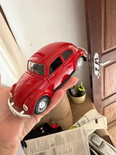 carrinho em miniatura do Volkswagen Fusca