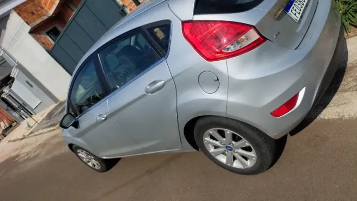 Ford Fiesta SE 1.6 16V Flex 5P 2013