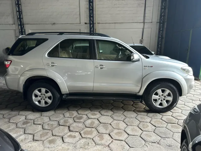 Toyota Hilux SW4 SRV D4-d 4X4 3.0 TDI Dies. AUT 2011