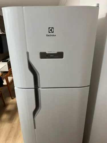 Geladeira Electrolux Frostfree 371L