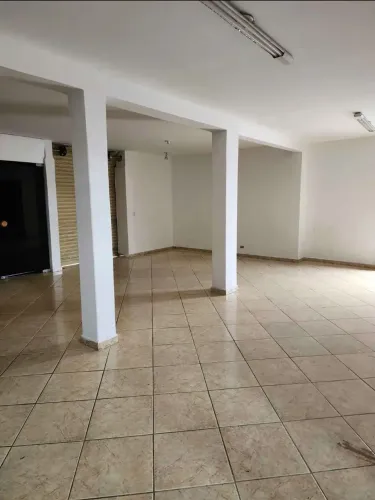 Loja / Depósito com 300 m2 Santa Quitéria Rua João Alencar Guimarães - Localização otima