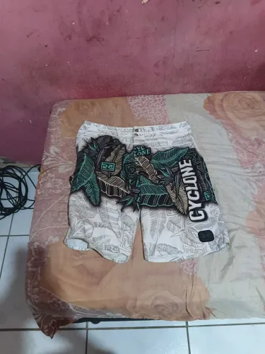 Bermuda cyclone 44 ORIGINAL usada 2 vezes, ficou pequena em mim!
