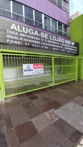 IMOBILIÁRIA SCHOTKIS ALUGA LOJA COMERCIAL NA CRISTÓVÃO COLOMBO, COM APROXIMADAMENTE 600M²