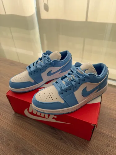 Tênis Air Jordan 1 Low North Carolina Blue - Original 