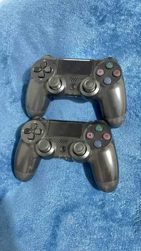 2 controle de Plastation 4 funcionando