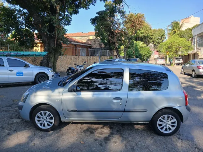 Renault Clio Authentique Hi-flex 1.0 16V 3P 2006