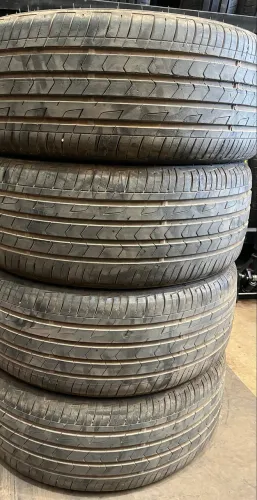Jogo de pneus 17 perfil baixo 195/40 R17 semi novos