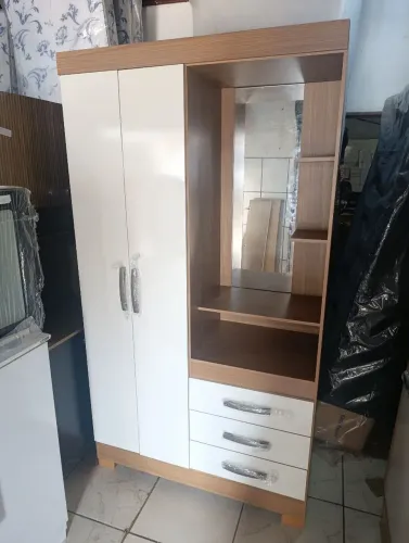 Guarda roupa Demobile Novo , entrega com montagem inclusa 