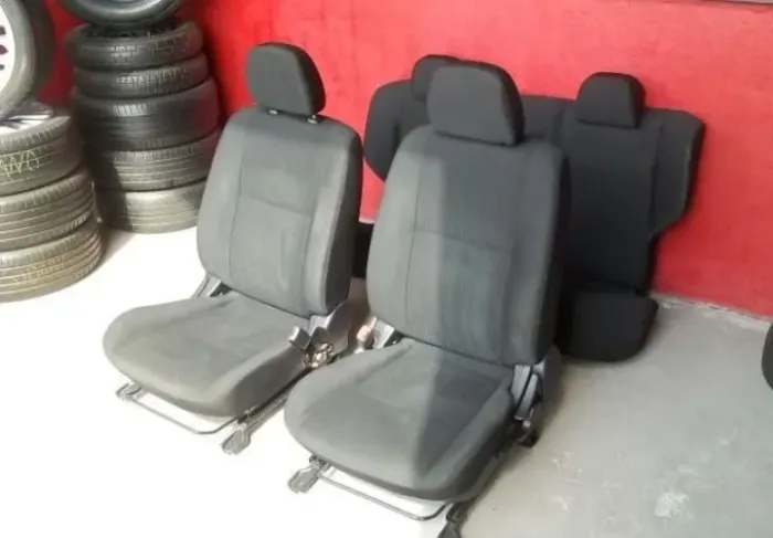 Jogo de bancos Mitsubishi Lancer em perfeito estado 