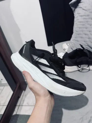 Tênis adidas 