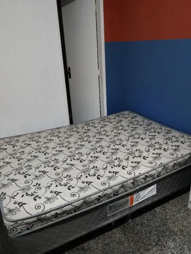 Cama box casal + guarda roupas 6 portas