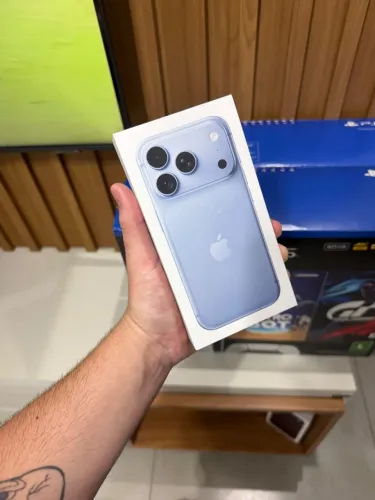 iPhone 18 Pro Glacial