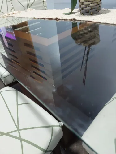 VENDO MESA / 6 LUGARES.