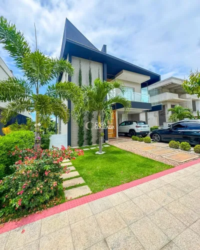 Casa Triplex de luxo no Condomínio Riviera Park Residence.