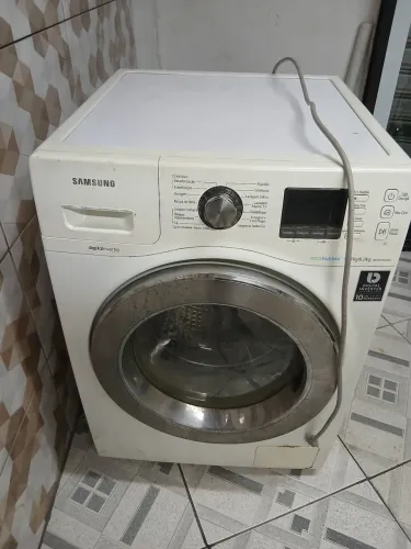 Lava e seca com defeito 